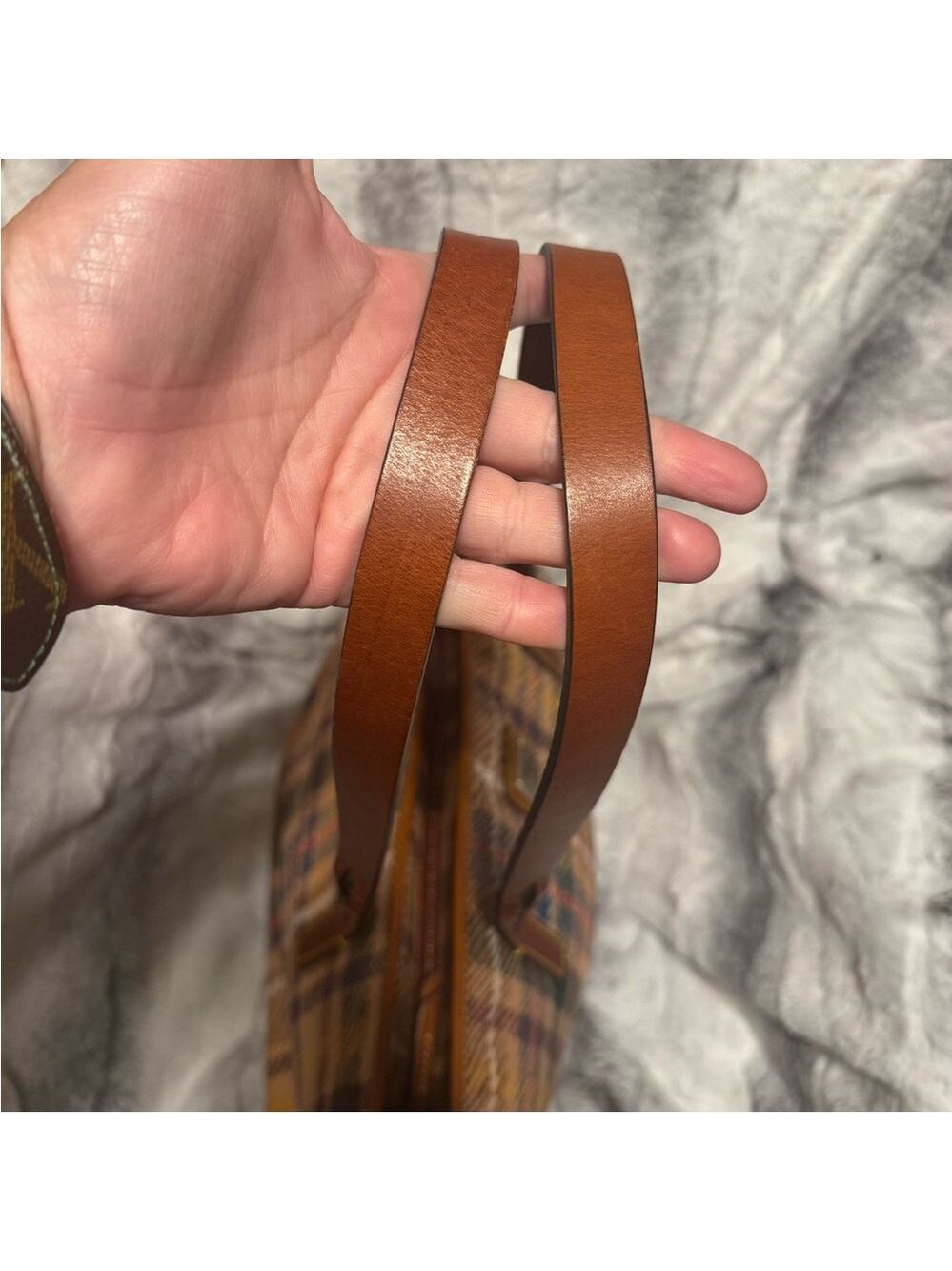 Dooney & Bourke - Tartan Plaid Collection Large Tote - EUC - Zipper Top Closure - Picture 7 of 13